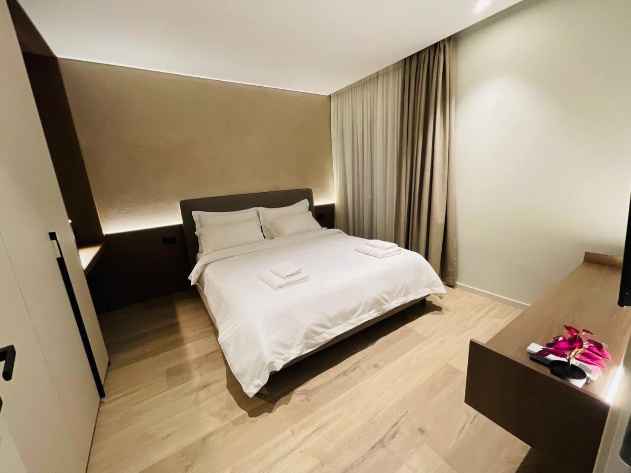 Two Steps Apartments Tirana Exterior foto